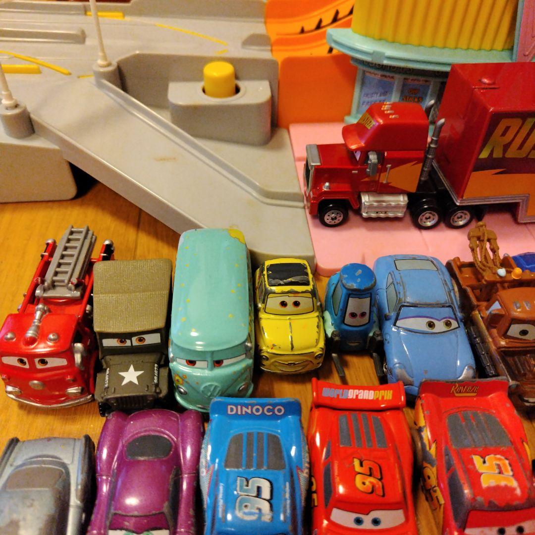 カーズ ディズニー トミカ等 セット47台 ラジエータースプリングス まとめ売り