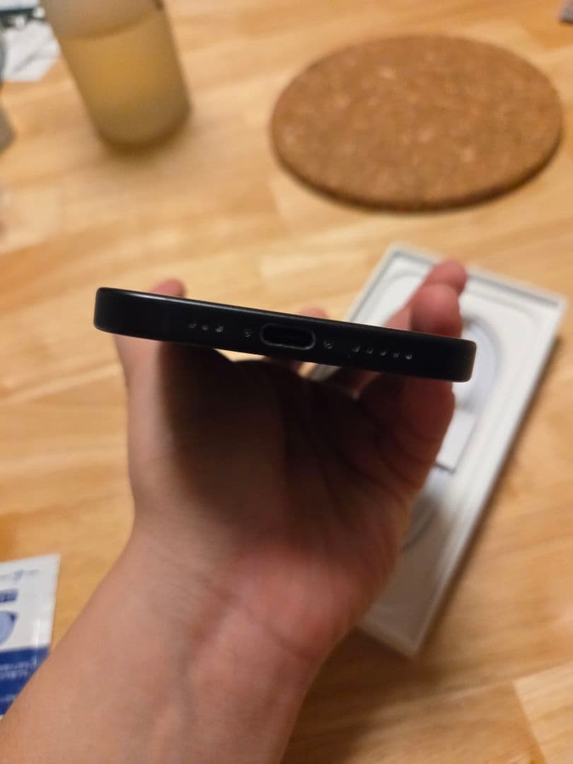 Apple iPhone 16 ブラック 本体 128GB　値下げ