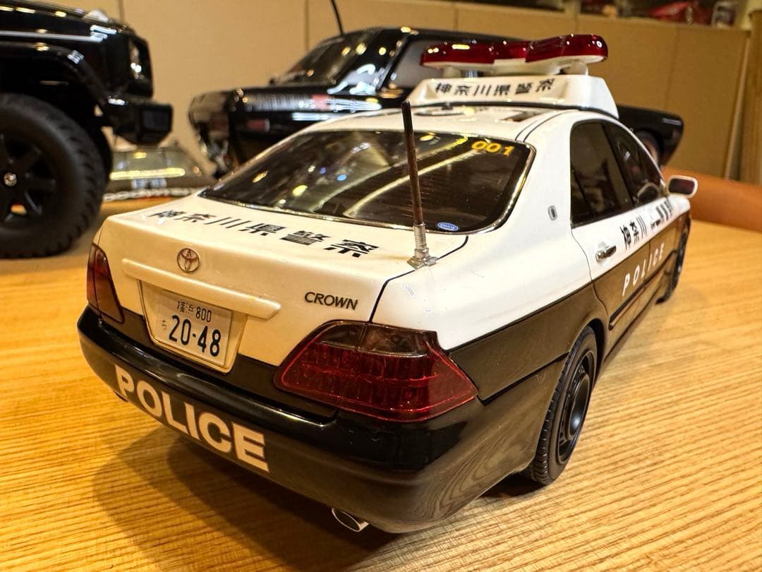 1/18Toyota Crown(GRS180)神奈川県警 自動車警ら隊001号