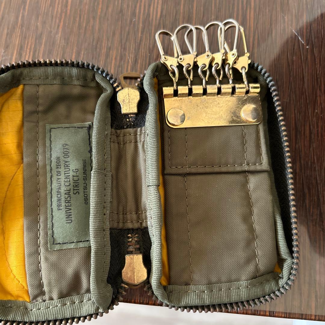 STRICT-GとPORTERがコラボレーションした、ジオン軍モデルのキーケース