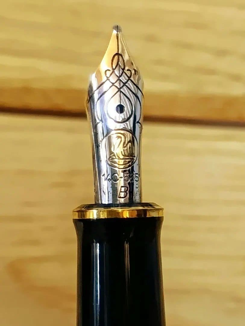 Pelikan　万年筆　 スーベレーン　M600　緑縞　B　太字