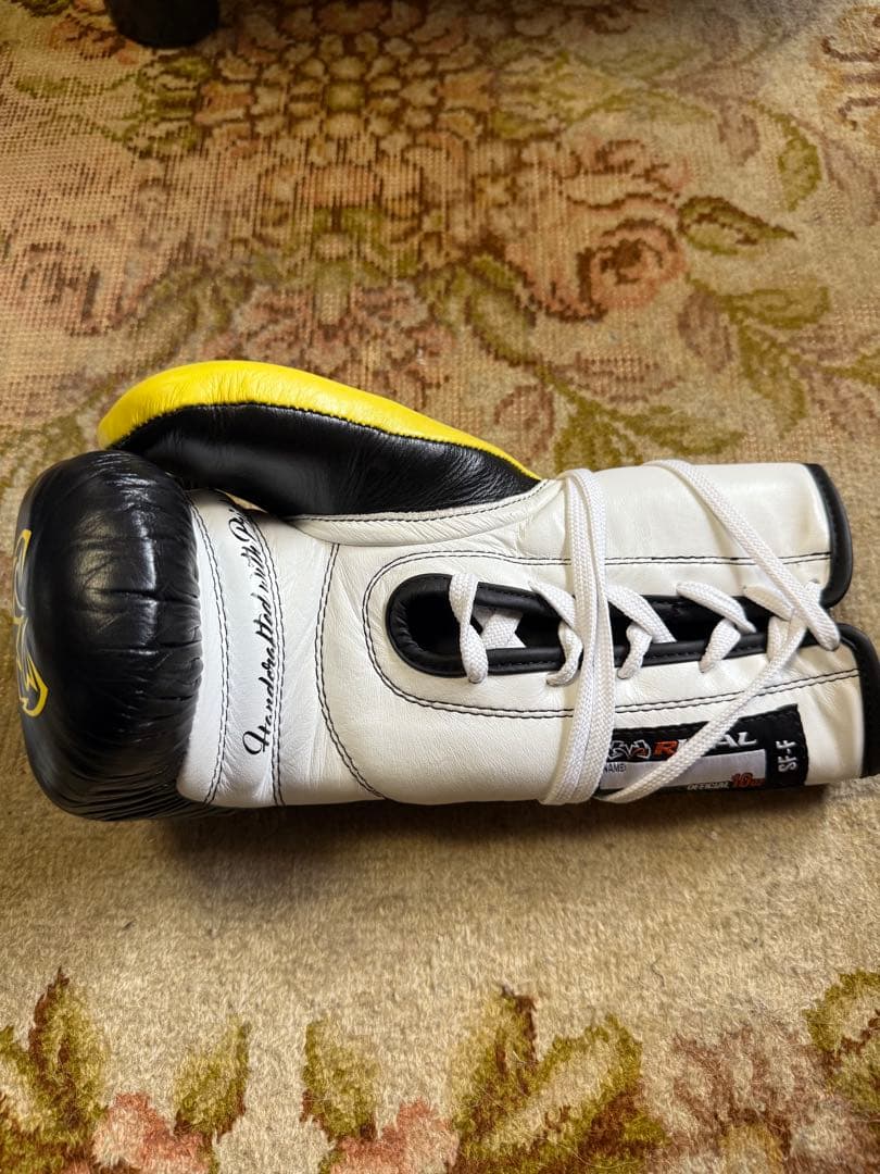 RIVAL RFX GUERRERO ボクシンググローブ 黒/黄色