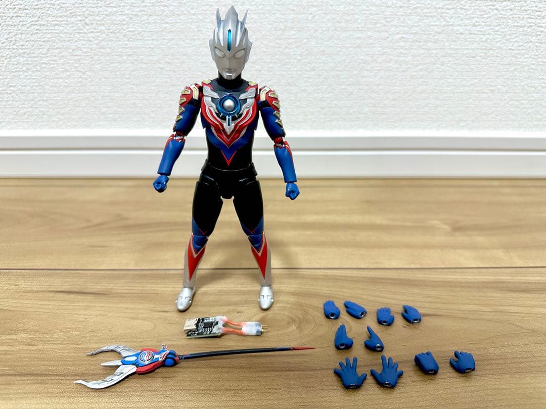 改造 発光 ウルトラマンオーブ ハリケーンスラッシュ S.H.Figuarts