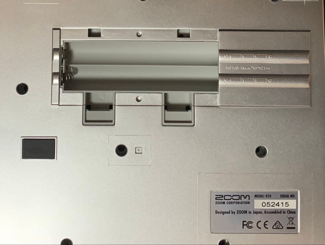 ZOOM R24 マルチトラックレコーダー