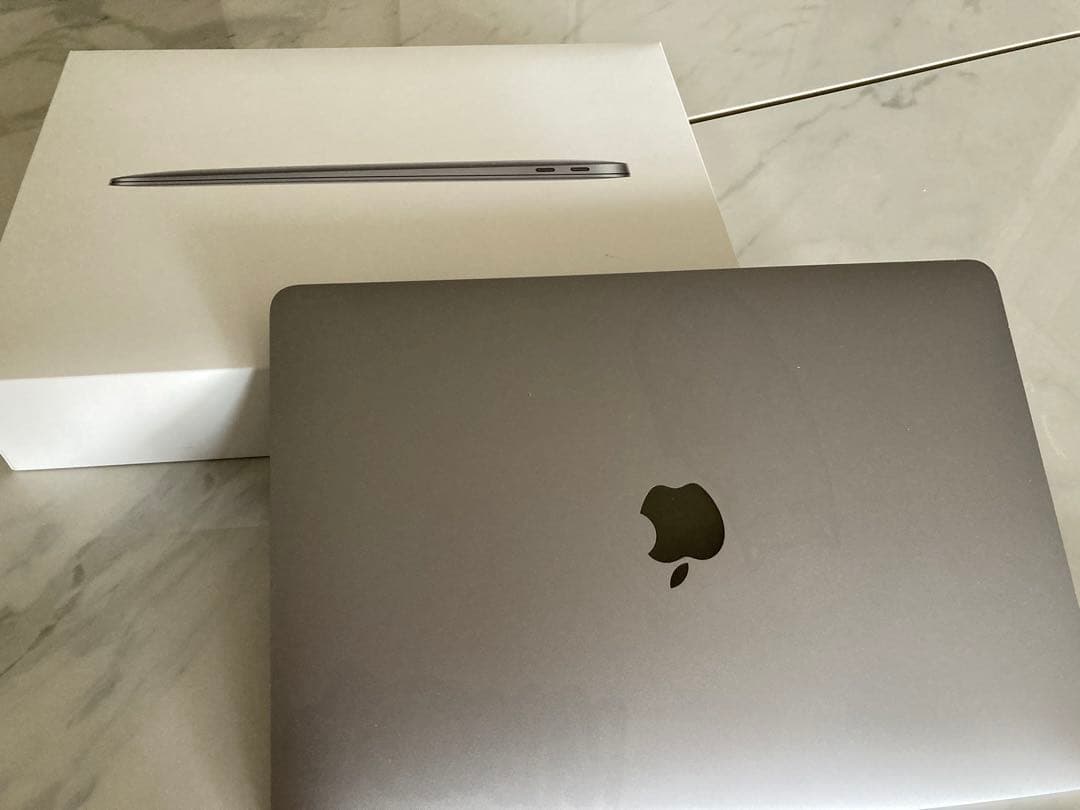 【中古】MacBook Air 13inch スペースグレイ