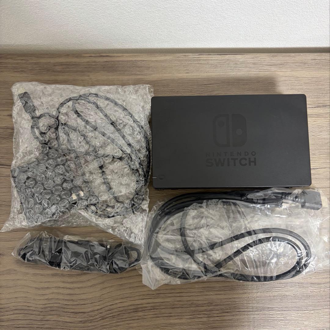 任天堂　スイッチ 本体＋ドック＋Joy-Con グレー　ケース付き　Switch