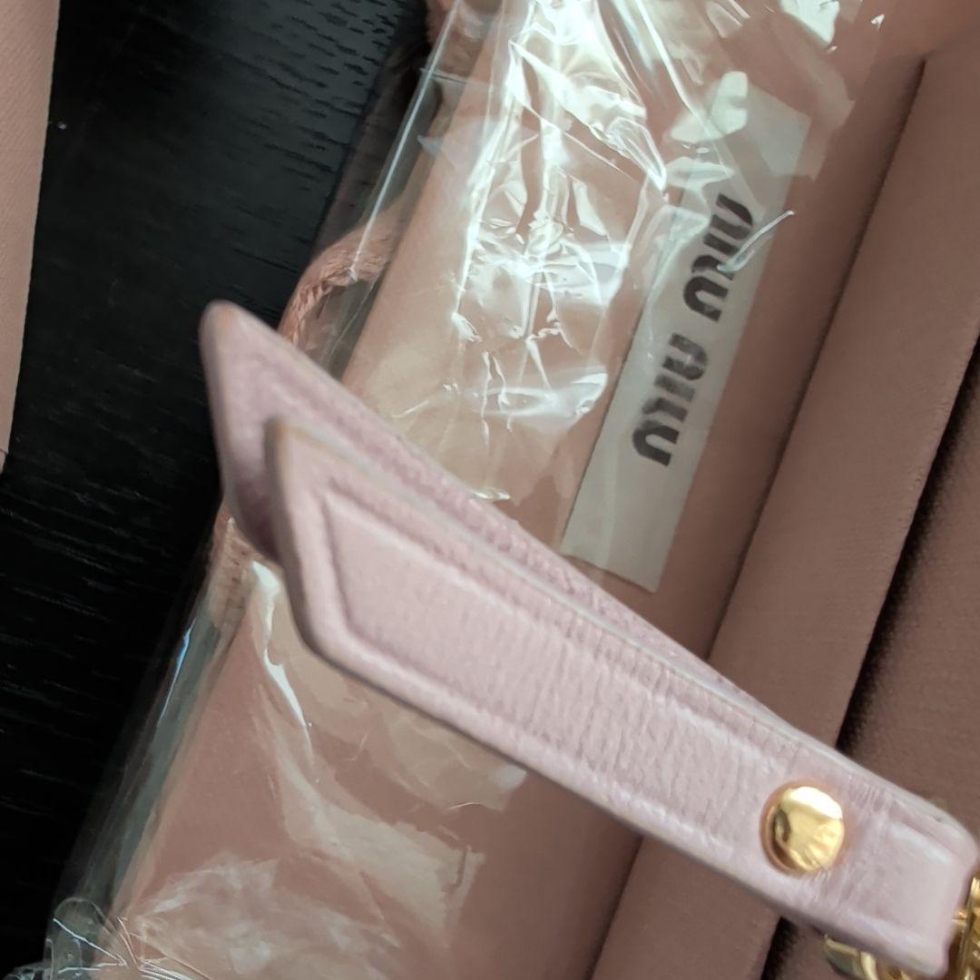 Miu Miu ピンク レザー 二つ折り財布