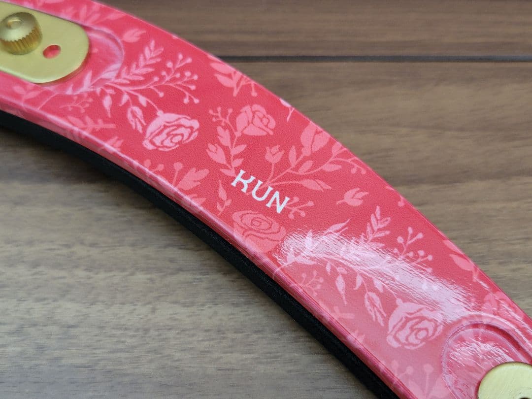 [試着のみ] KUN Bravo 限定品 ピンクのバラ柄 バイオリン肩当 4/4