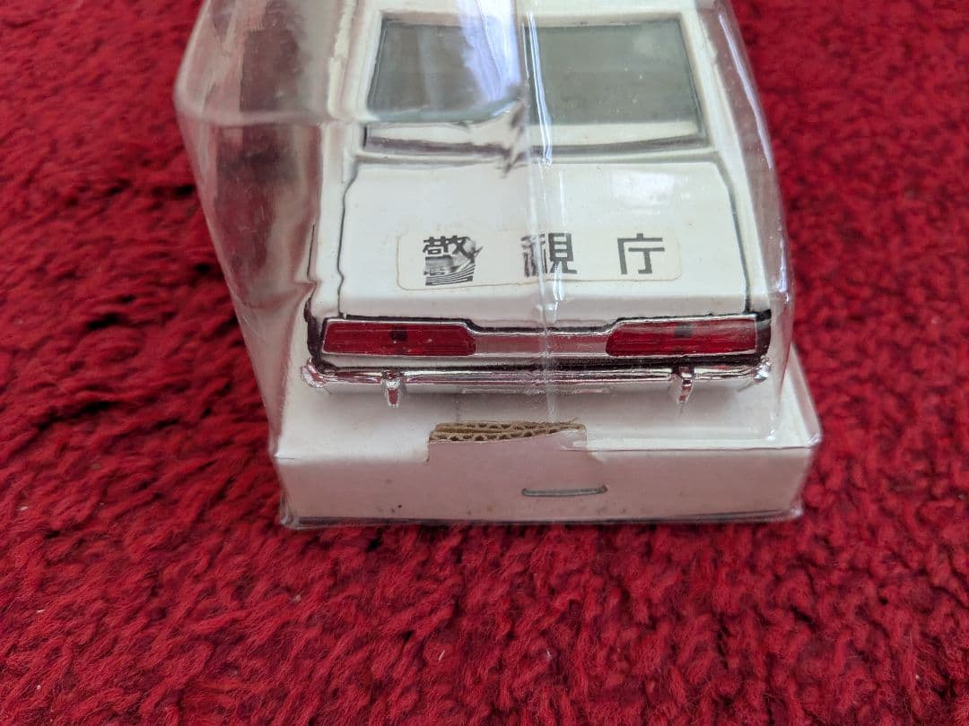 ニッサンセドリック4ドアパトカー