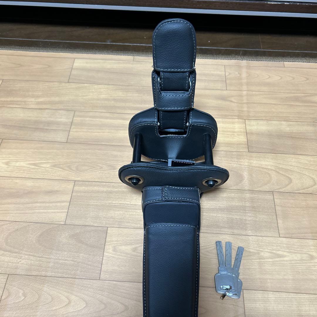 TOMS ステアリングロック