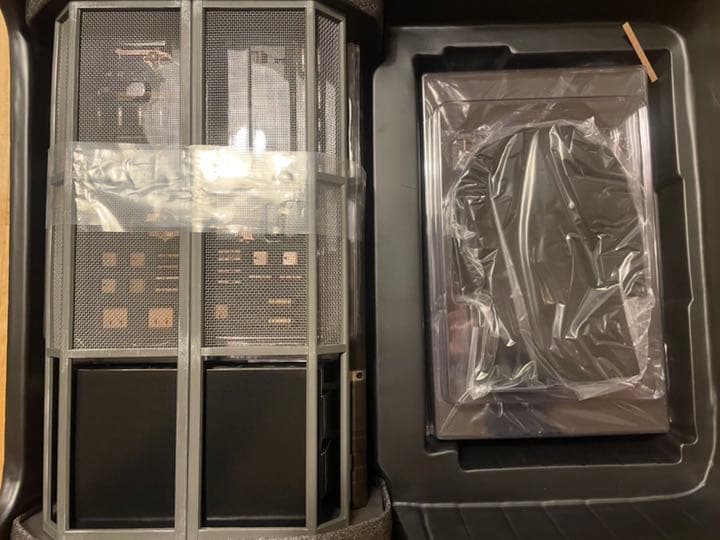 ホットトイズ　アルフレッドペニーワース&バット格納庫　ブルースウェイン付き