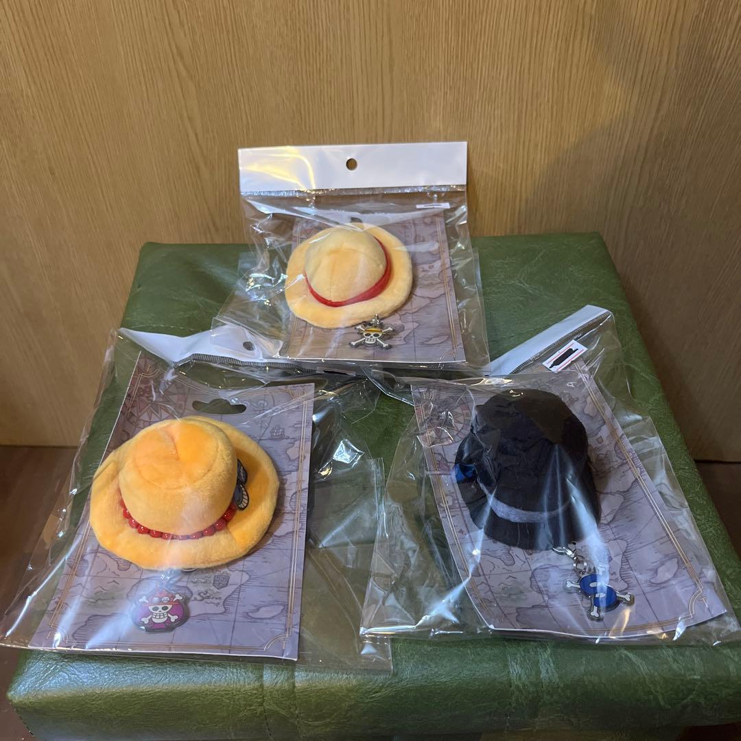 ワンピース　東京ワンピースタワー　帽子マスコットピン　ルフィ　エース　サボ