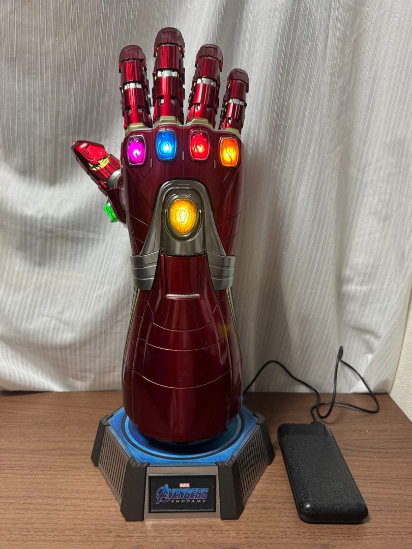 チ*ラ様 ホットトイズ１／１スケールレプリカ　ナノ・ガントレット