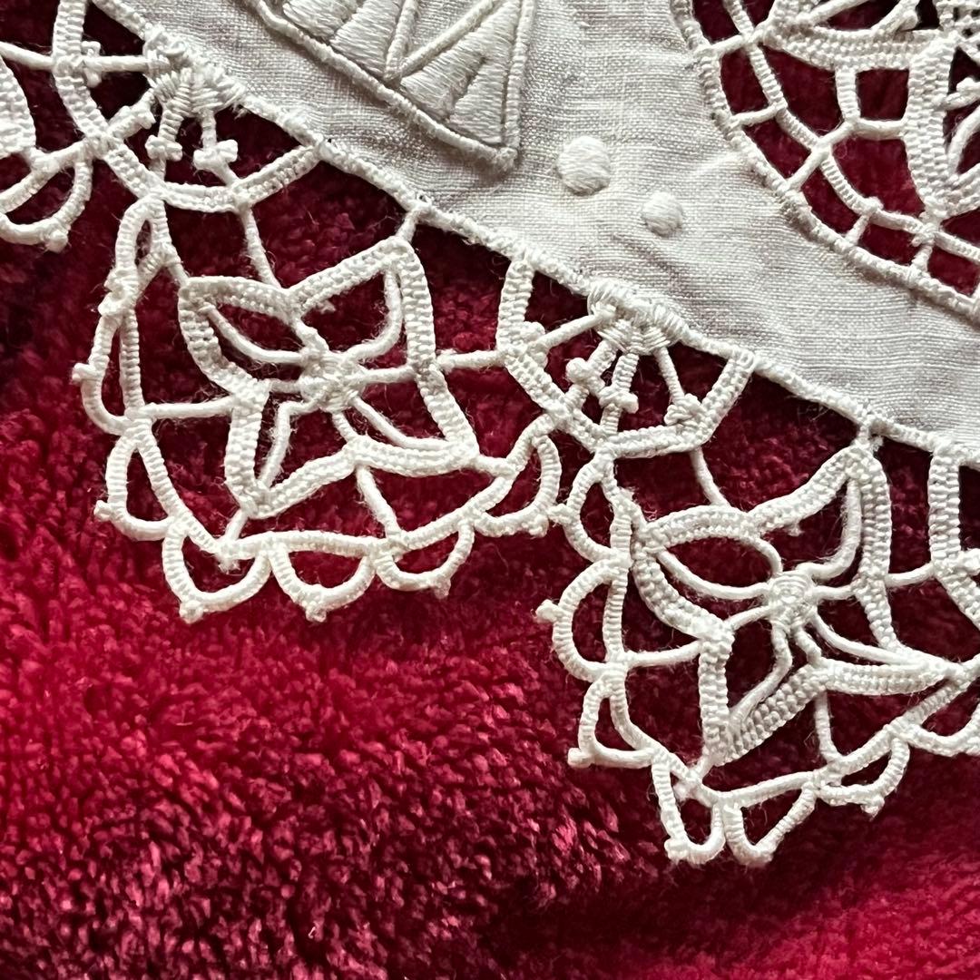 ヨーロピアン　ヴィンテージ　レース+刺繍テーブルクロス