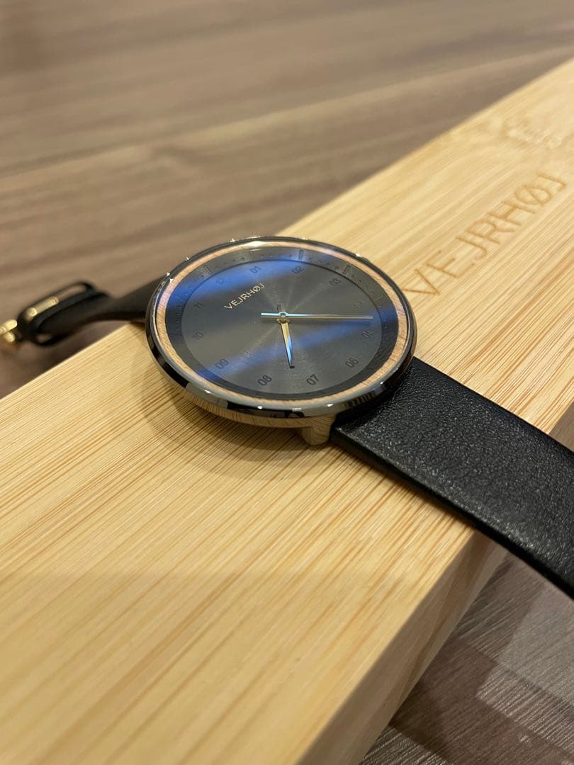 VEJRHØJ アナログ腕時計 ブラック