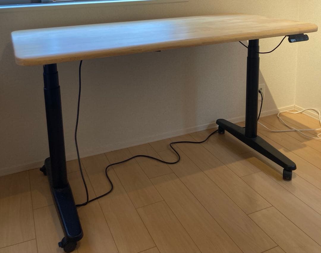 COFO Desk Premium 昇降デスク(ケーブルトレー、キャスター付き)