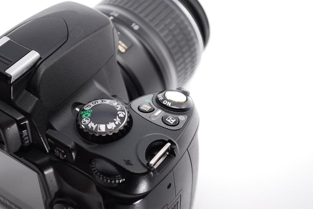 鮮やかな写り✨小型軽量✨Nikon D40X✨一眼レフデビューに✨