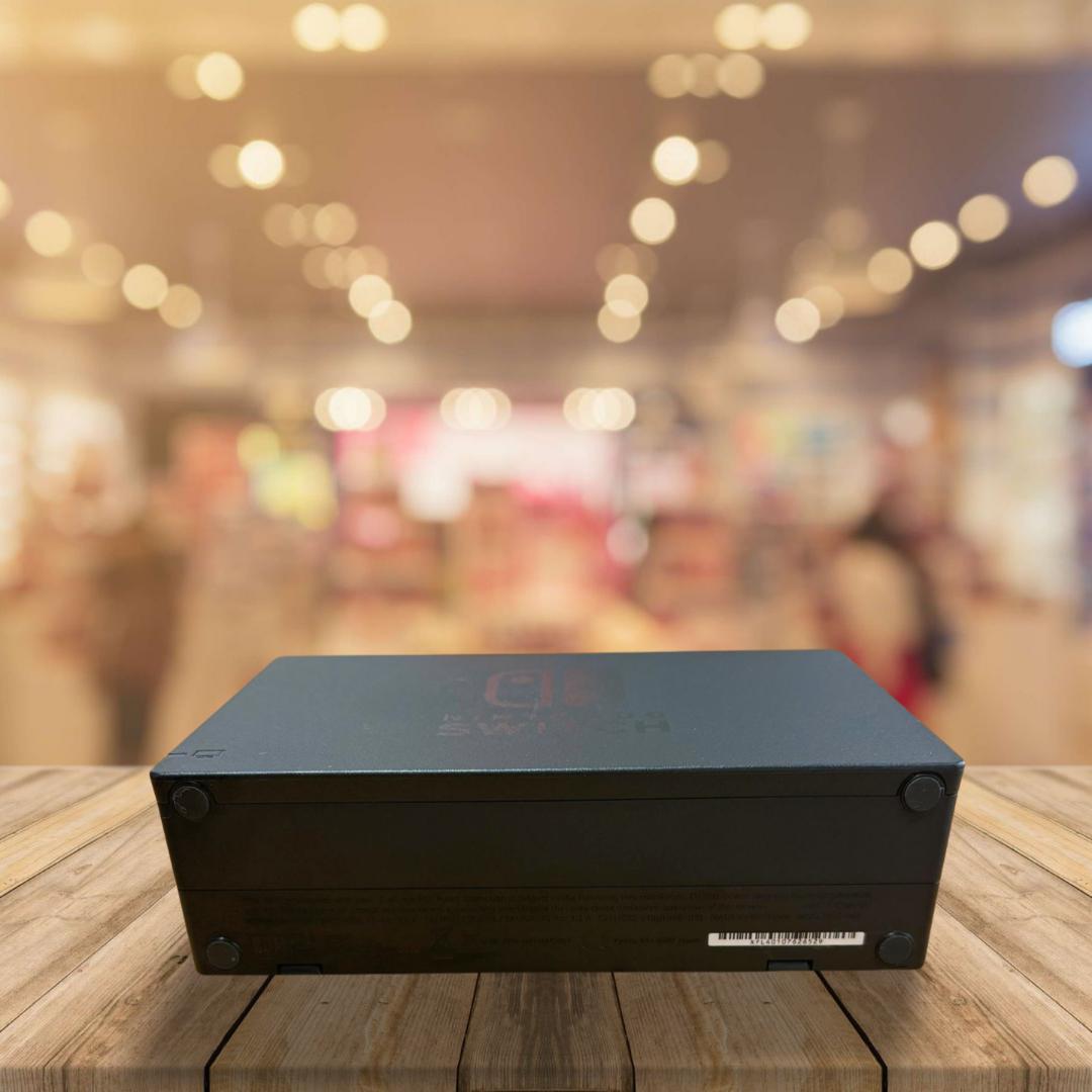 【美品】Nintendo Switch本体（箱・付属品完備）