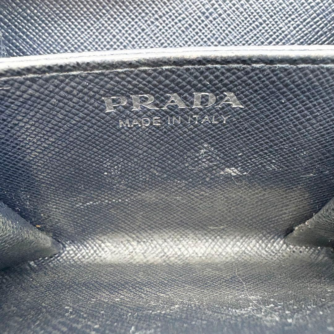 PRADA　ケース　三角ロゴ　ラウンドファスナー　ネイビー　サフィアーノ