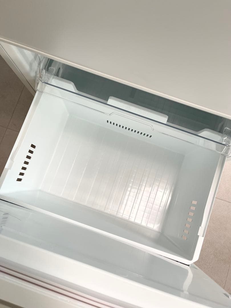 【美品】23年製　TOSHIBA 東芝　冷凍冷蔵庫　326ℓ GR-U33SC