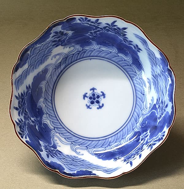 藍柿 五葉若葉に青海波文 輪花深皿