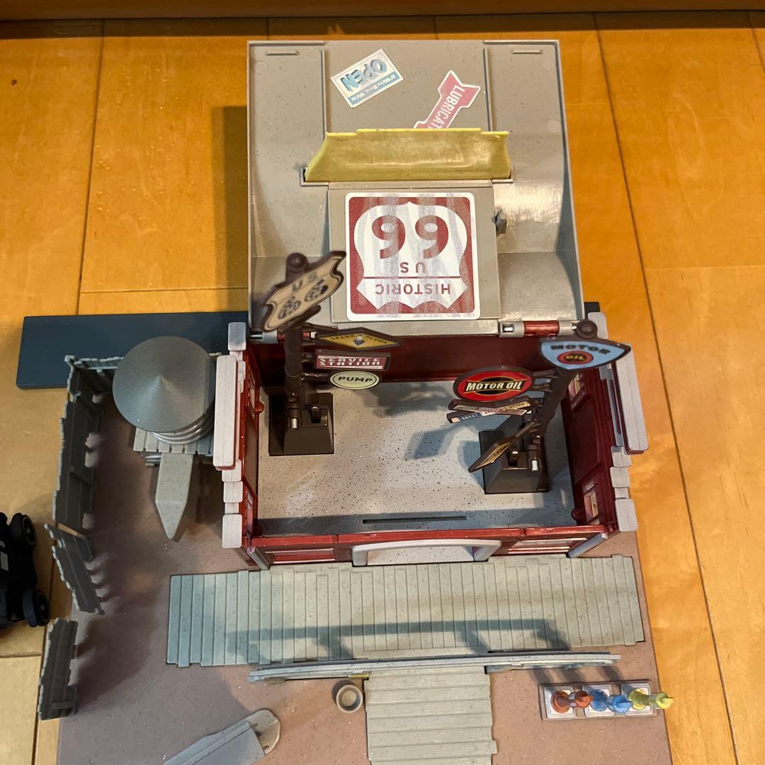 マテルカーズ　リジーの記念グッズショップラジエータースプリングスプレイセット