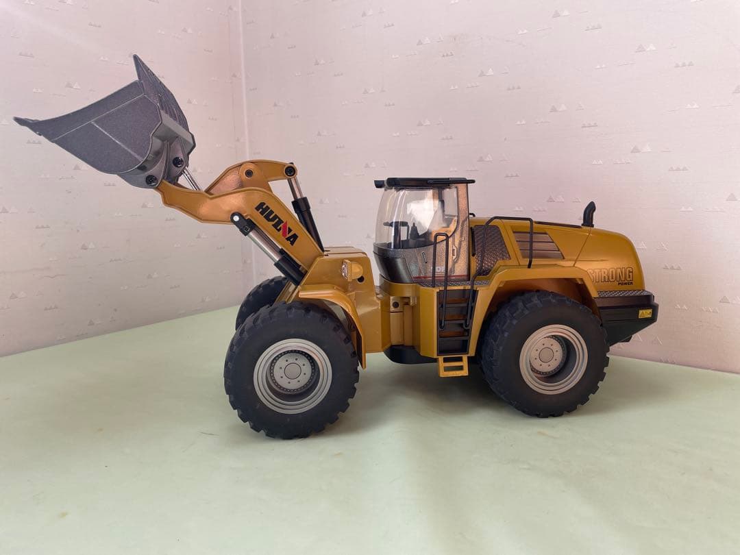 HUINA1583ホイールローダー リモコン付き