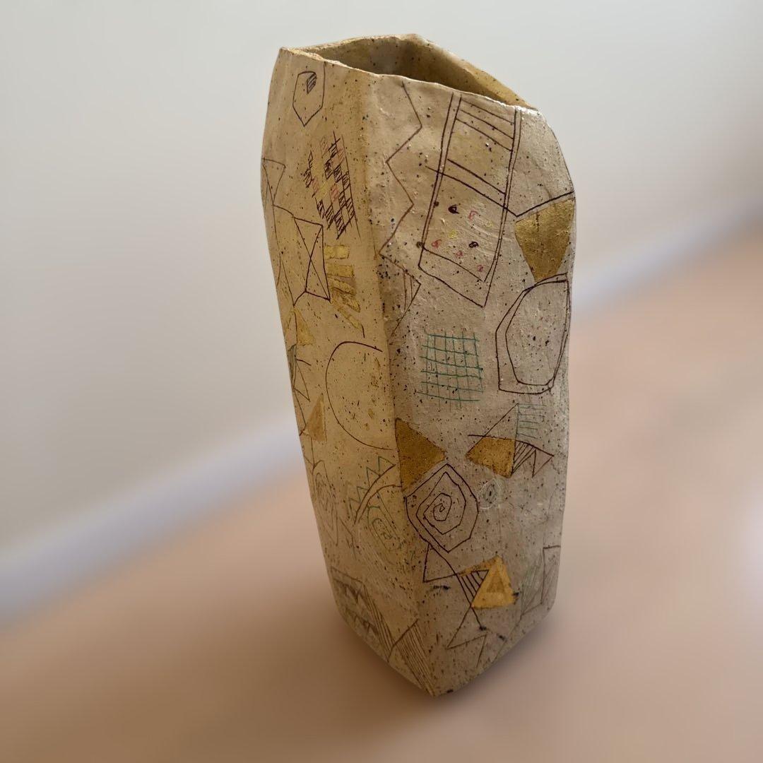 幾何学模様の現代アート陶器花瓶