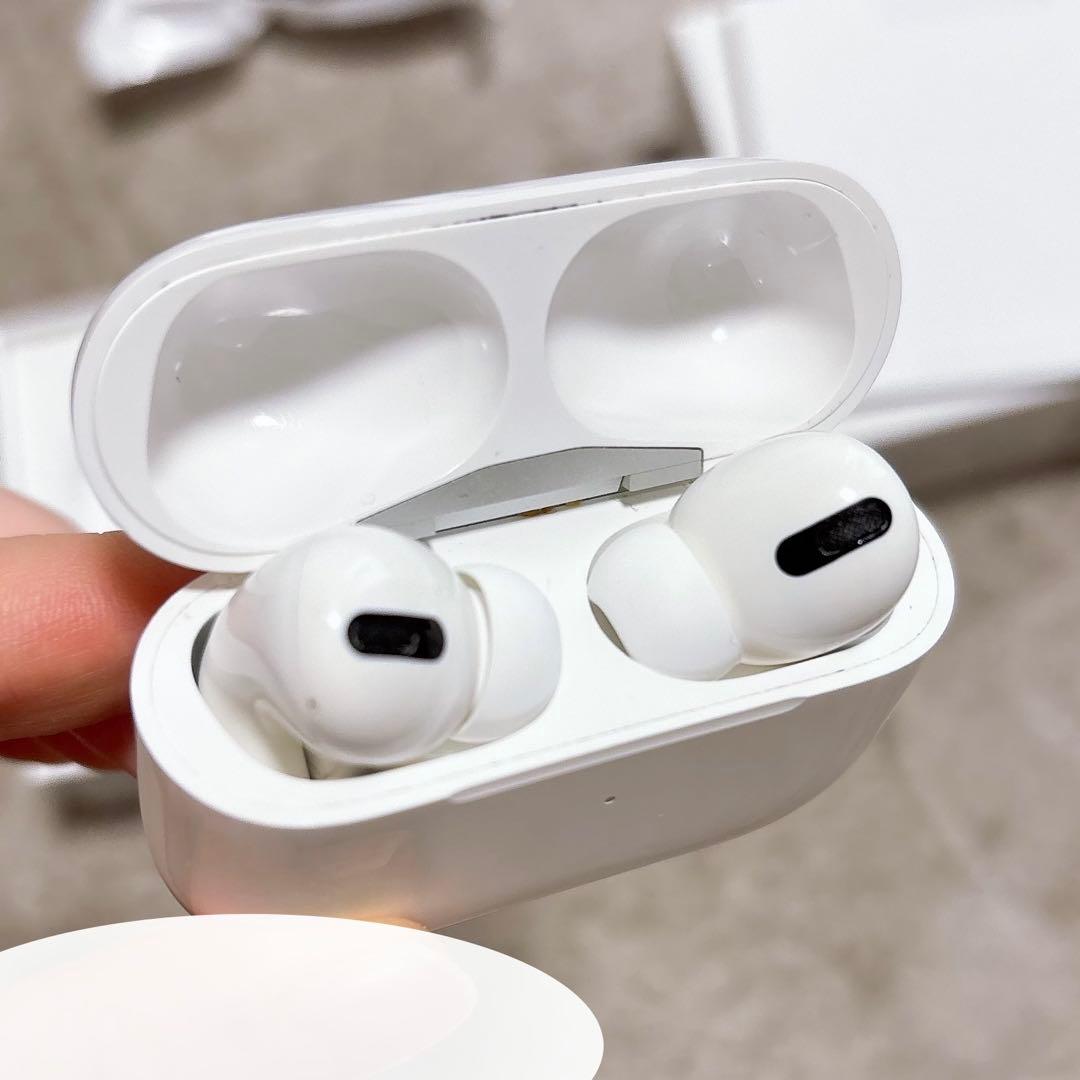 AirPods Pro 本体 充電ケース・新品カバー付き