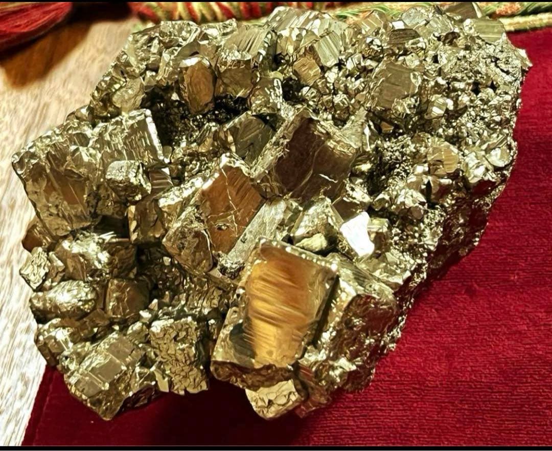 パイライト　黄鉄鉱　非加工天然原石　1,120g