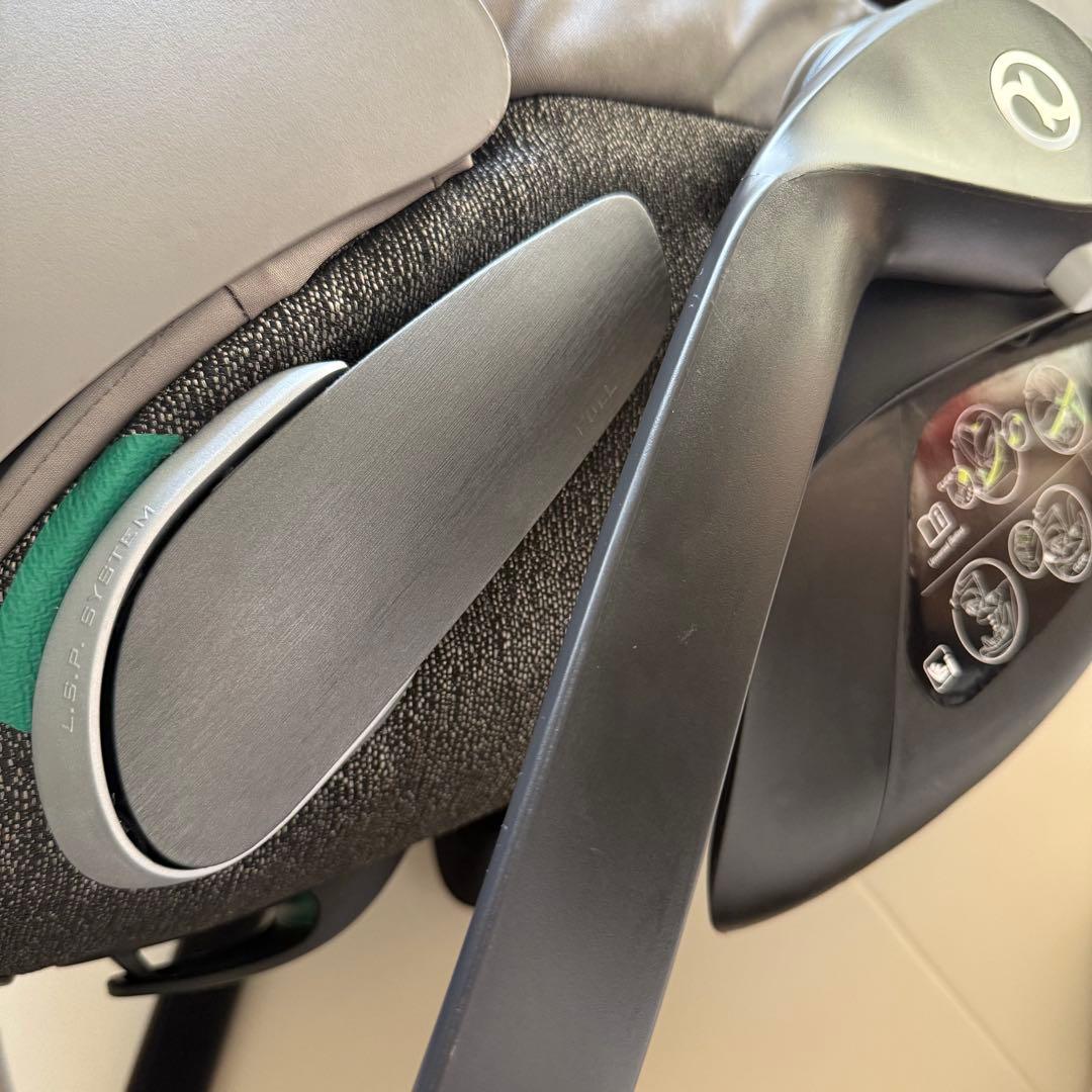 Cybex Cloud Z2 i-size チャイルドシート 新生児インレイ付