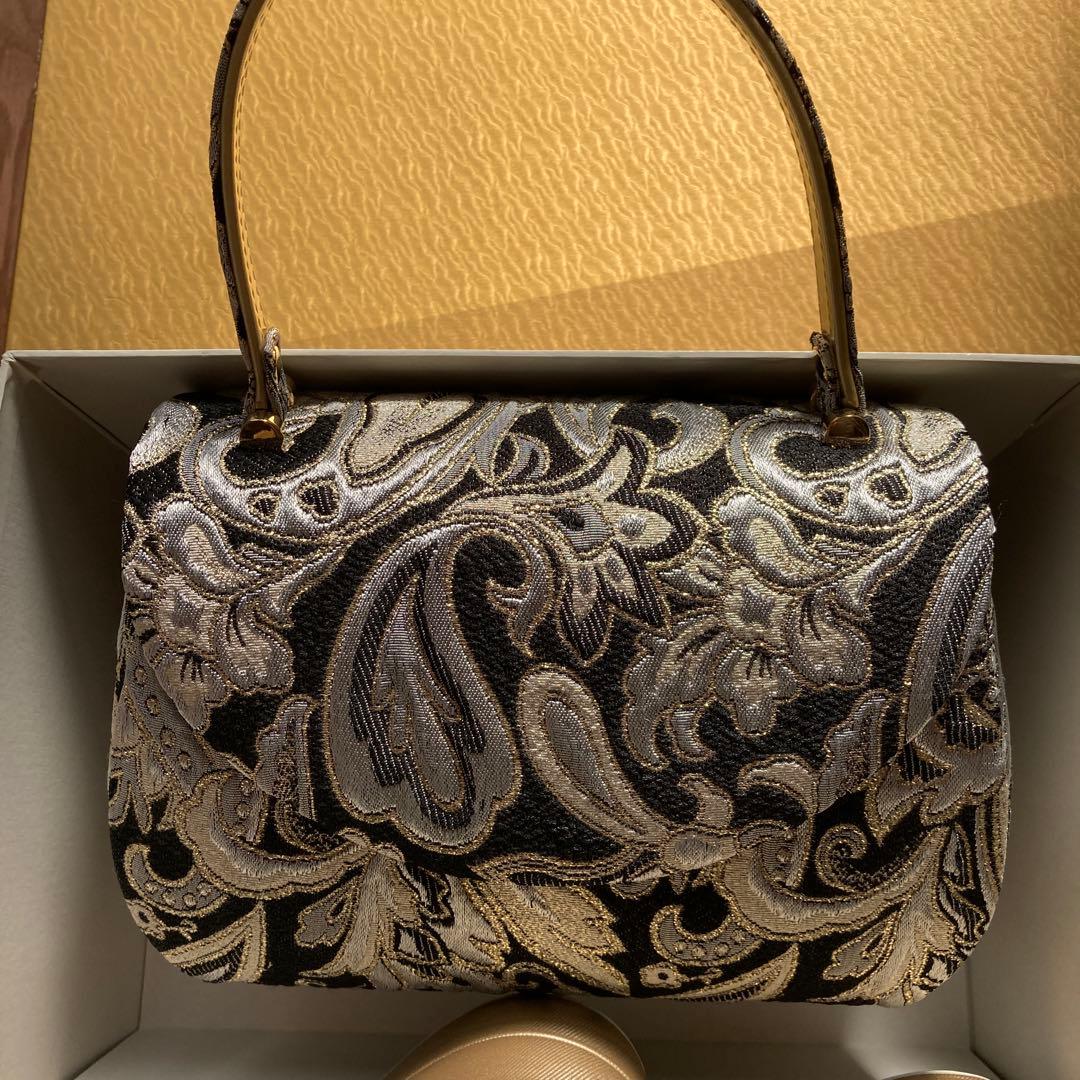 新品未使用ゴールドとブラック和装用バッグ草履セット