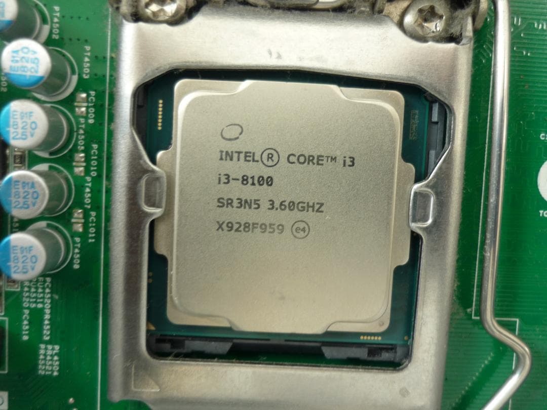 DELL VOSTRO3470 第8世代 i3-8100 メモリなし/HDDなし