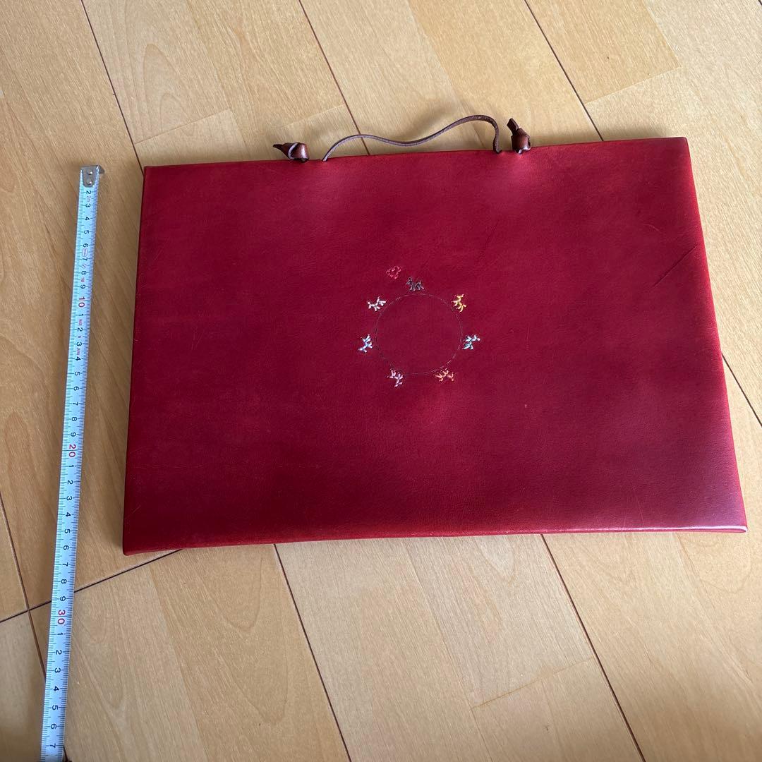 アンリクイール　書類入れ