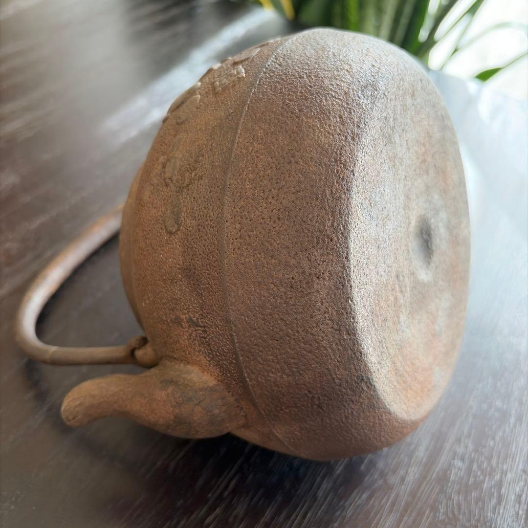 鋳鉄製浮彫り鉄瓶