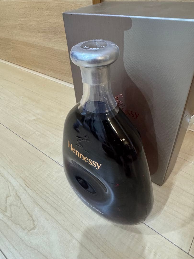 HennessyのJames Hennessyコニャック、ボックス入り　未開封