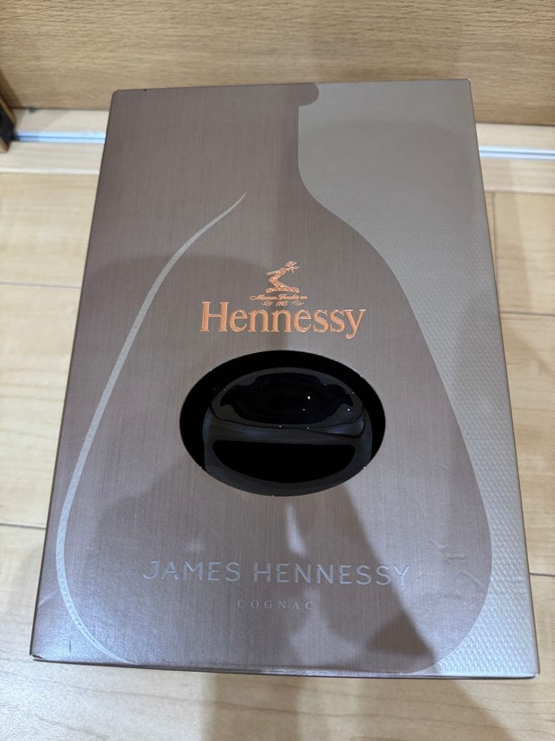 HennessyのJames Hennessyコニャック、ボックス入り　未開封
