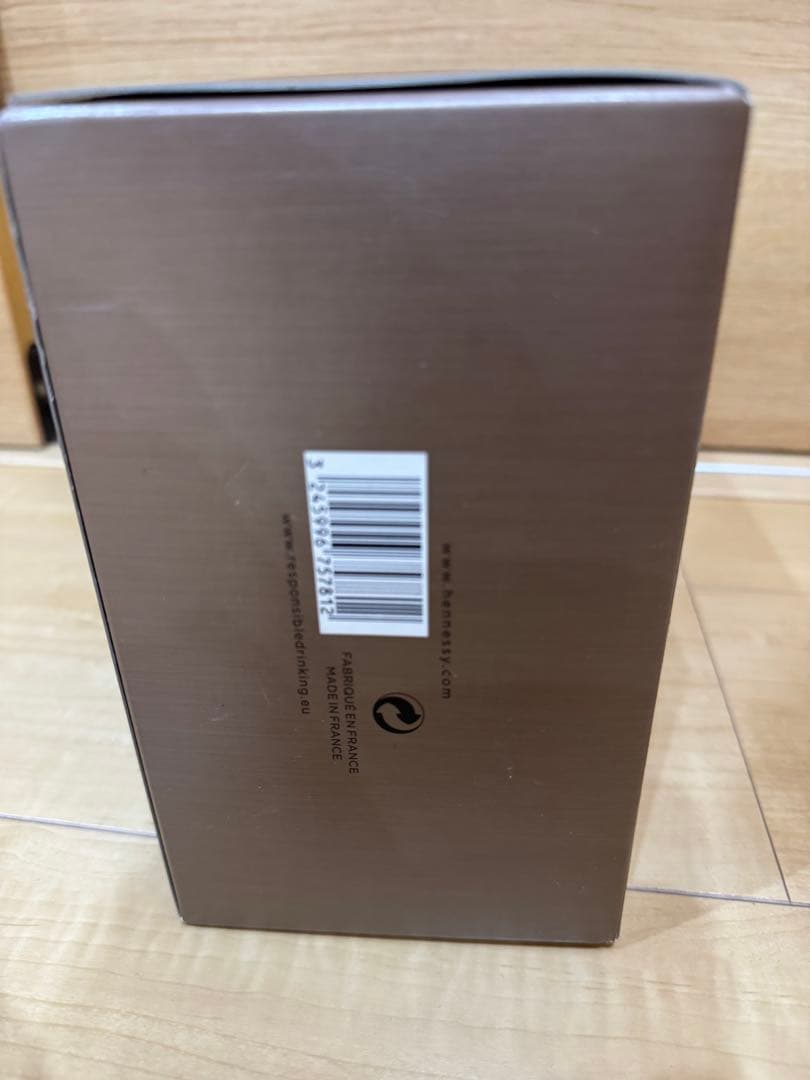 HennessyのJames Hennessyコニャック、ボックス入り　未開封