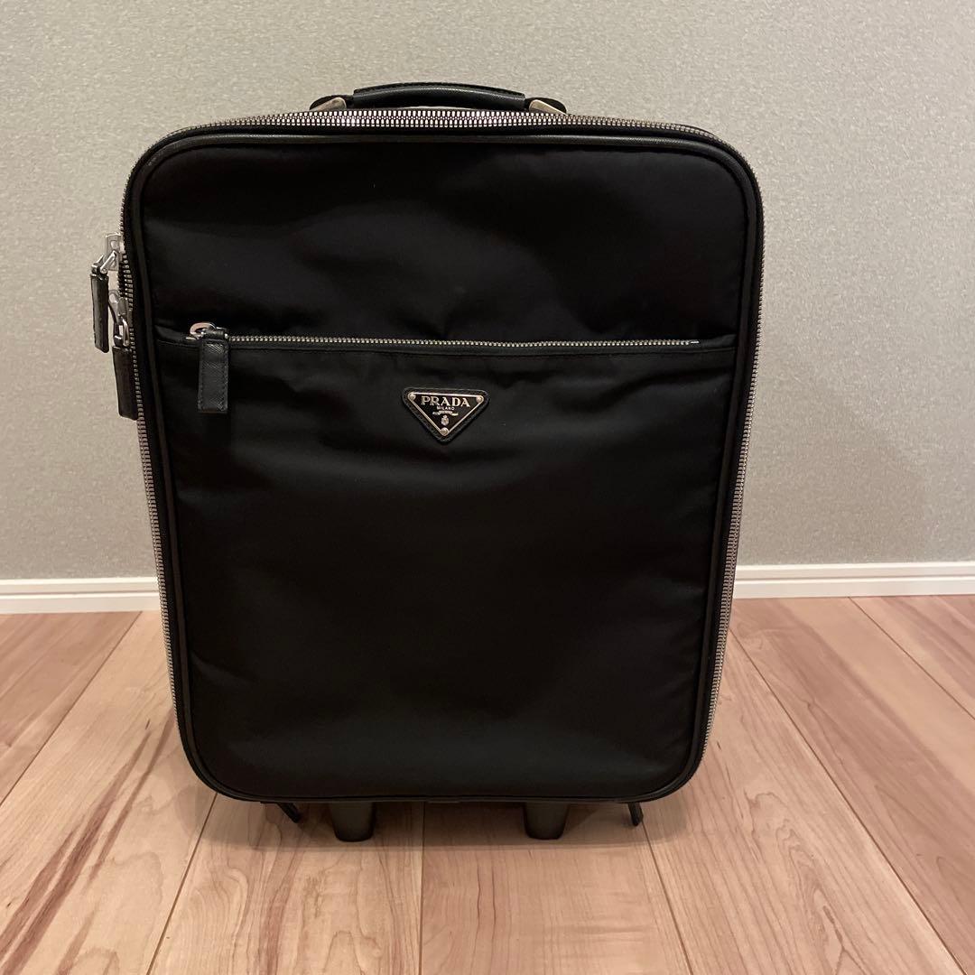 PRADA ブラック キャリーケース　保存袋付き。