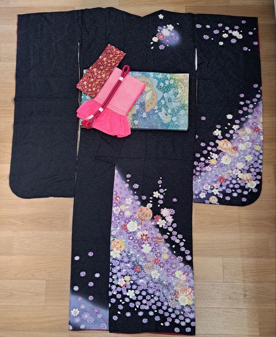 新品同様に近い フルセット 正絹振袖 黒地ラメ入りに紫桜柄 成人式 卒業式に最適
