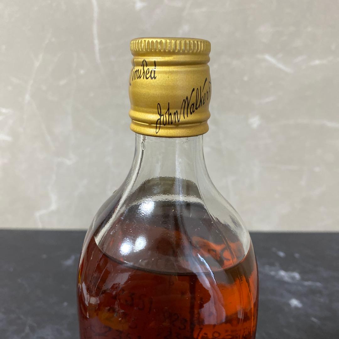 ジョニーウォーカー ブラックラベル ジョニ黒 金キャップ　白紋章　約750ml