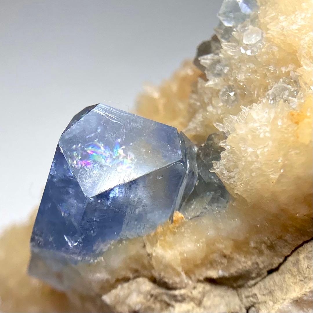 希少 セレスタイト 天青石 カルサイト 母岩付き 原石 鉱物 鉱石 宝石 標本