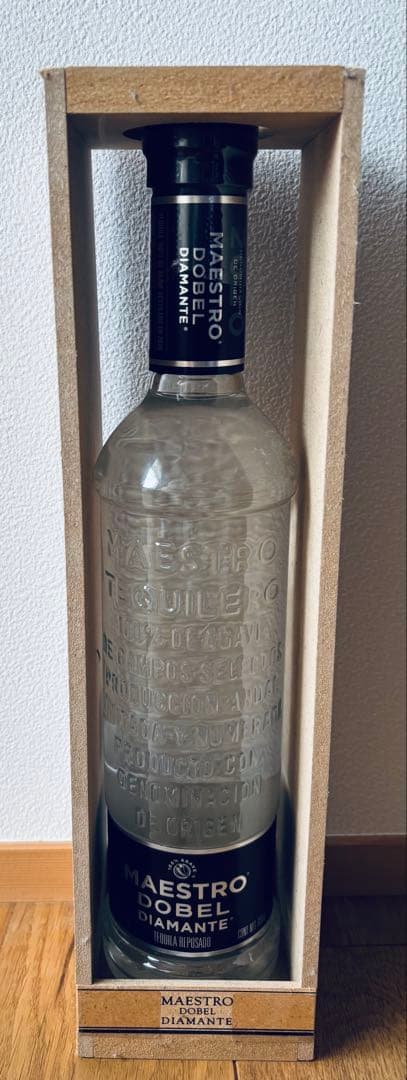 日本未発売　テキーラ　マエストロ ドベル ディアマンテ　木箱付き