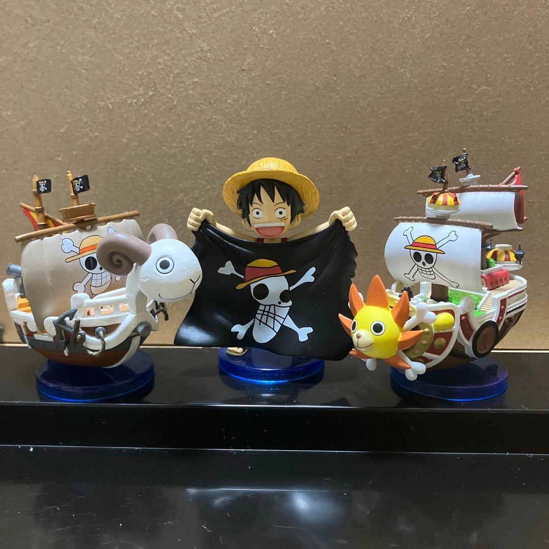 ワンピース　ワールドコレクタブルフィギュア　メリー号　サニー号　ルフィ3点セット