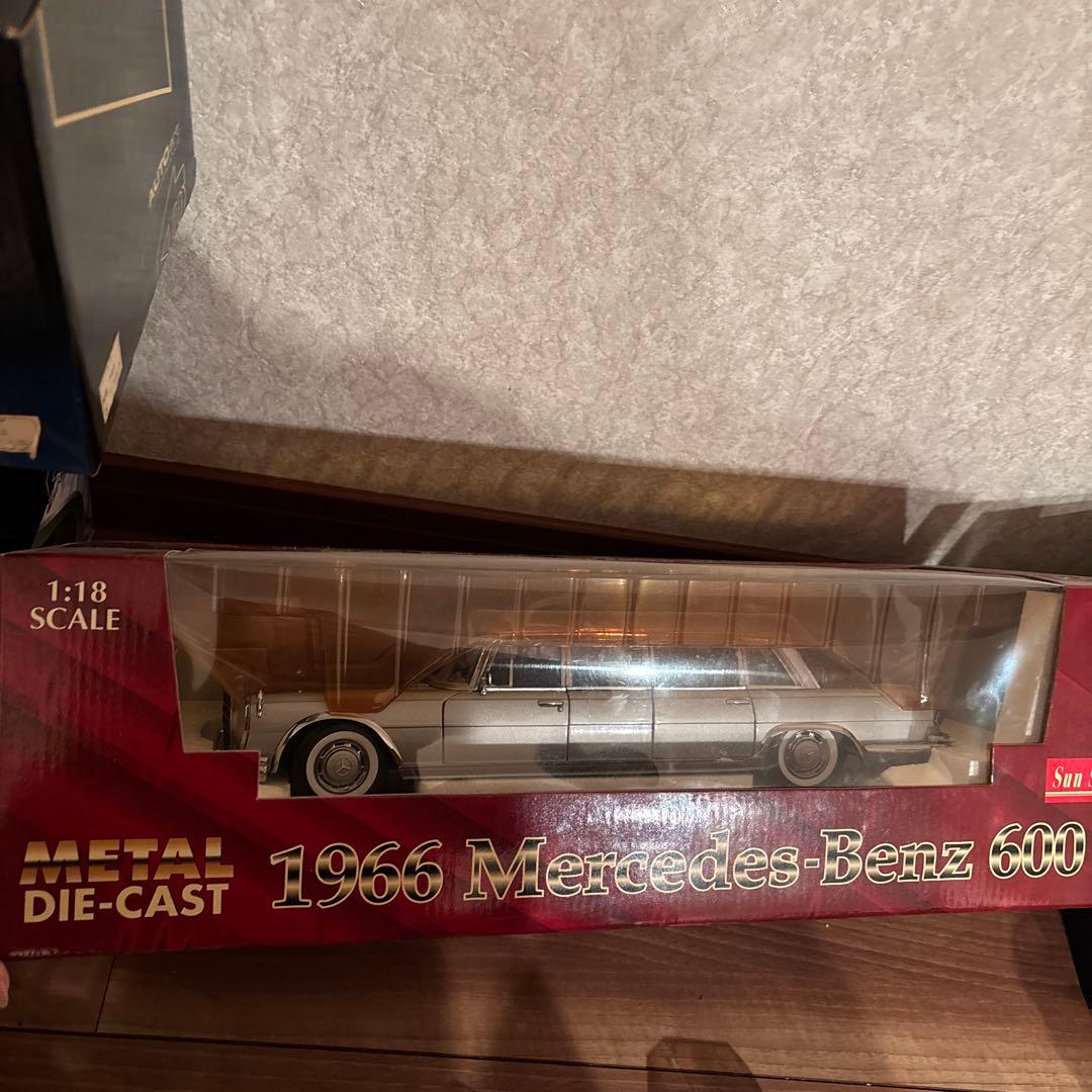 1966 Mercedes-Benz 6001/18スケール ダイキャストモデル