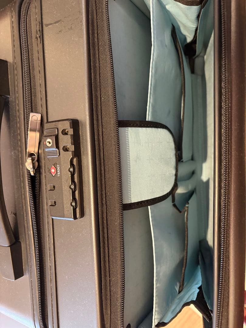 TSAロック付き ProtecA ブラックキャリーケース(40L 機内持込可能)