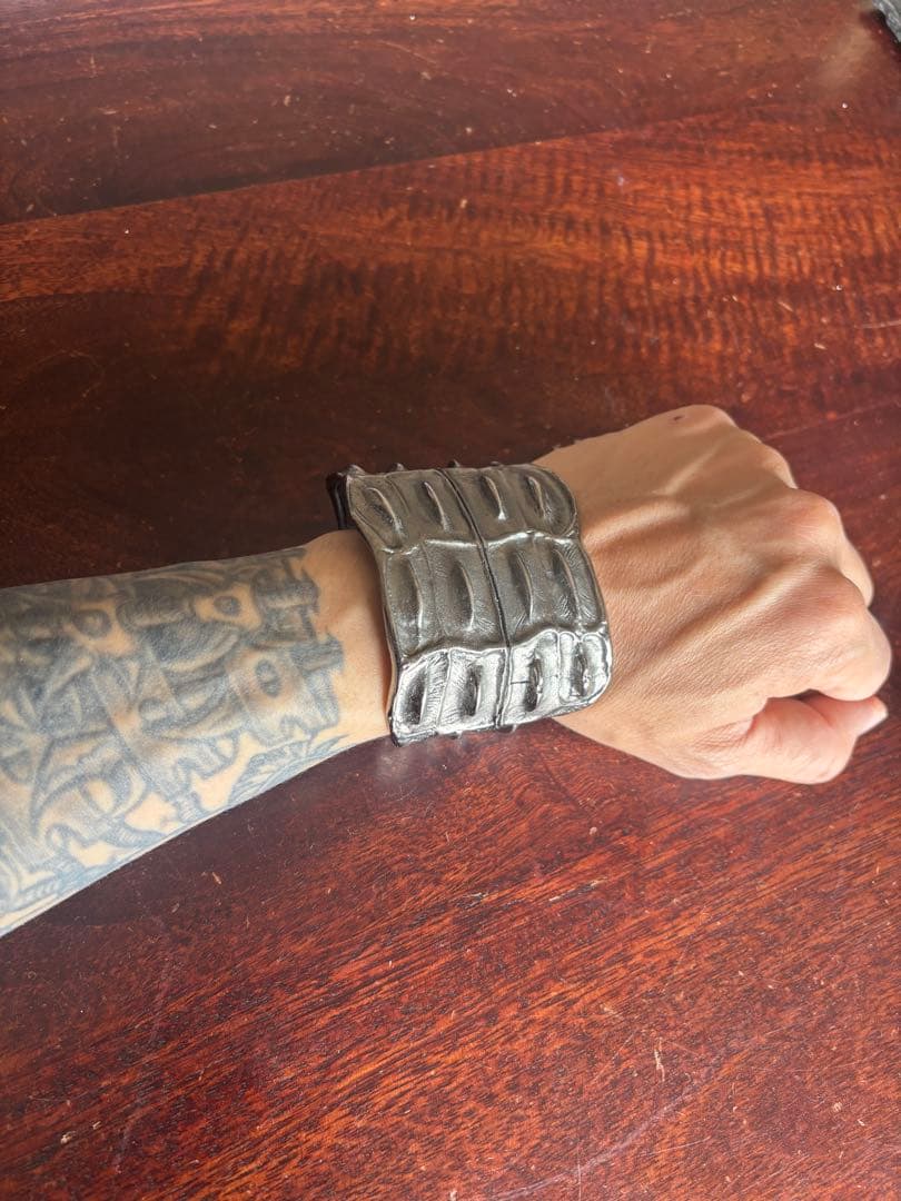 YVES SAINT LAURENT （イブサンローラ）　バングル