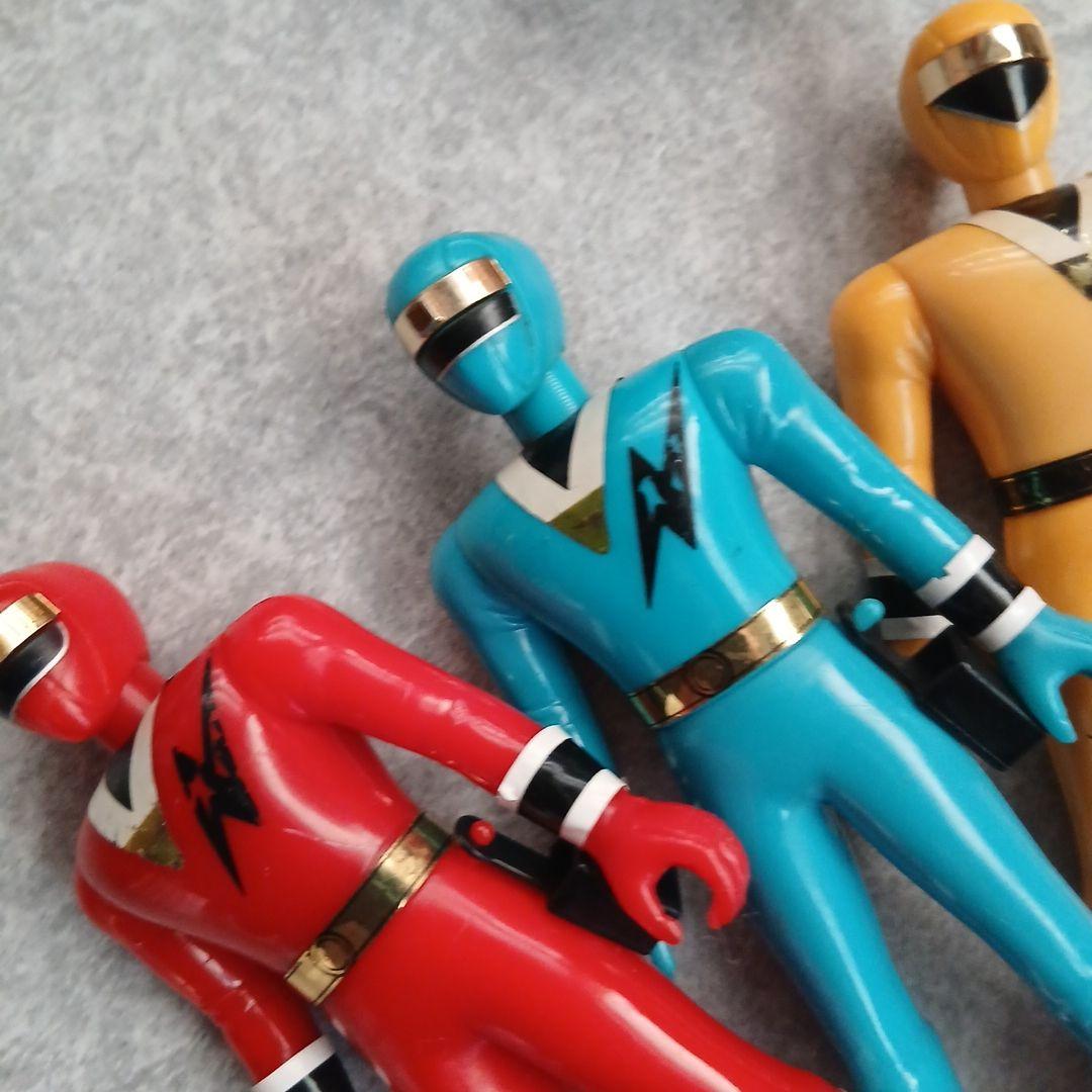 カクレンジャー　フィギュア　セット