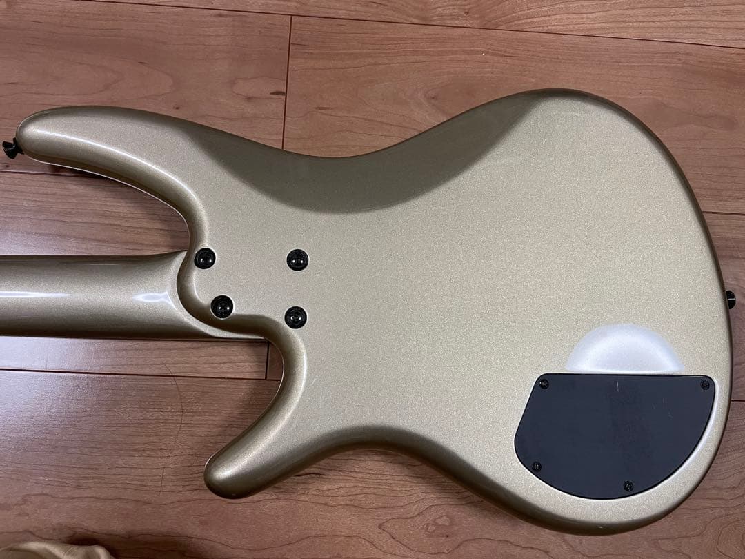 Ibanez SRGR エレキベース メタリック　5弦 SR645 GN
