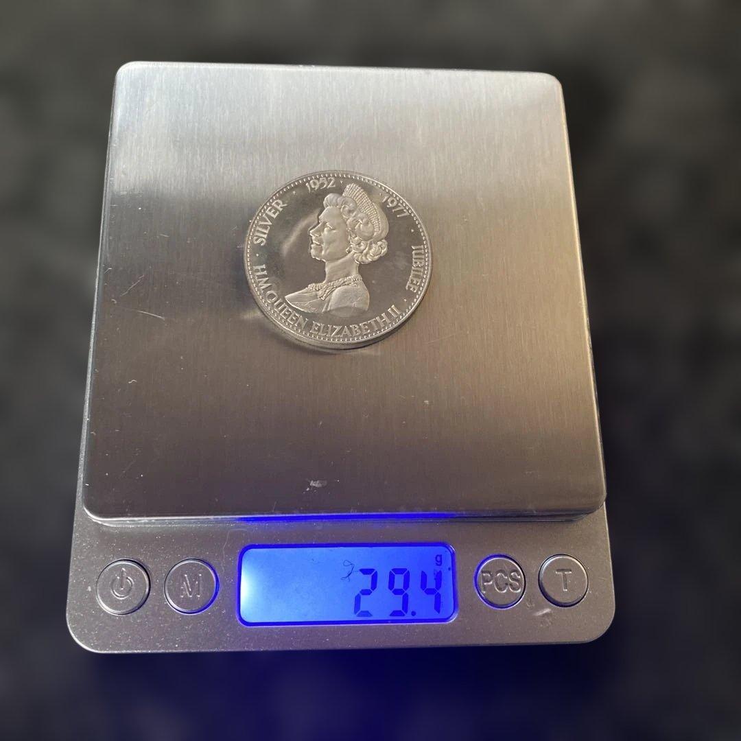 r*a様 エリザベス女王 銀貨 29.4g ケース付き